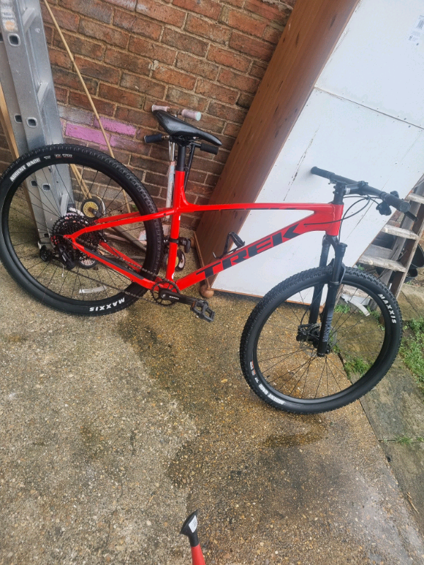 Trek Marlin 8 - XL | in Bedford 